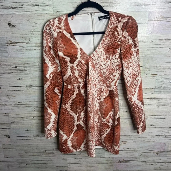 Revolve NBD X HAVEN long sleeve dress white red size xs snake skin - Picture 1 of 12